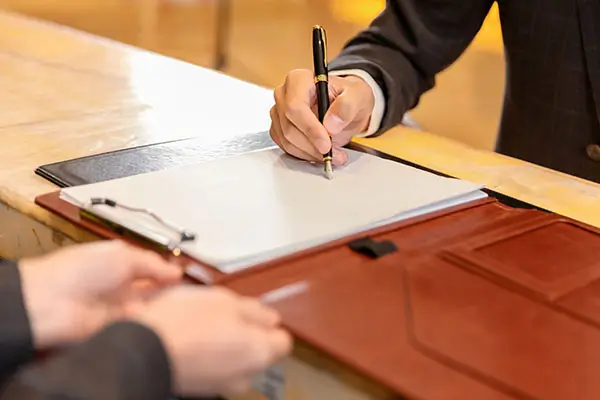 生活阳台怎么放衣服